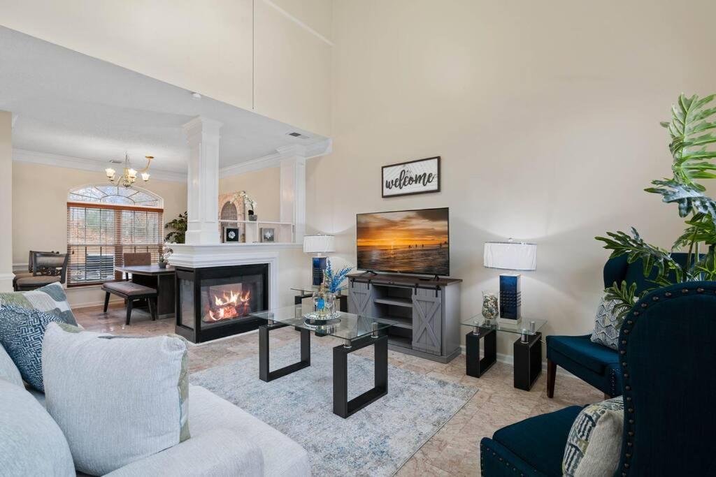 Cozy 4B 2 5B University Home King Beds Jacuzzi Charlotte Exterior photo