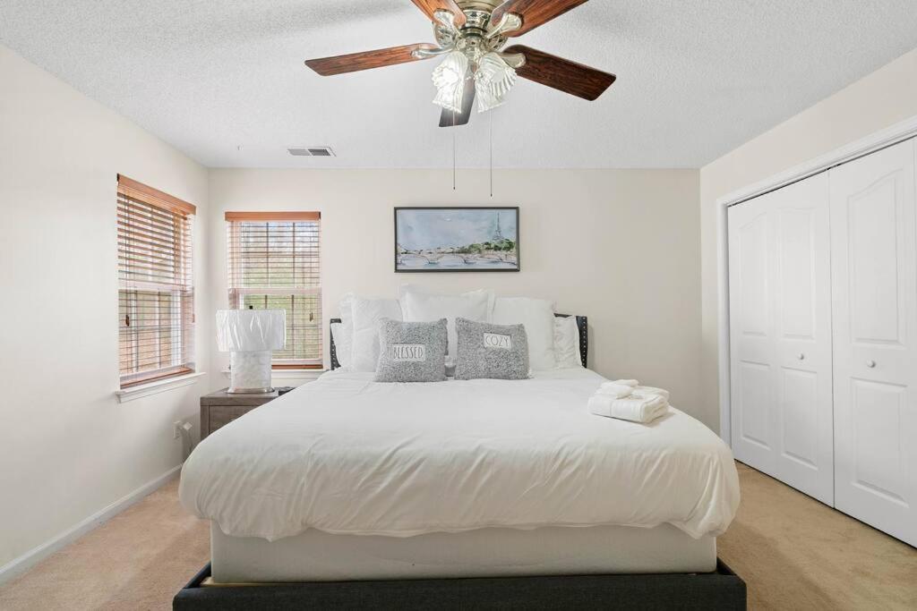 Cozy 4B 2 5B University Home King Beds Jacuzzi Charlotte Exterior photo
